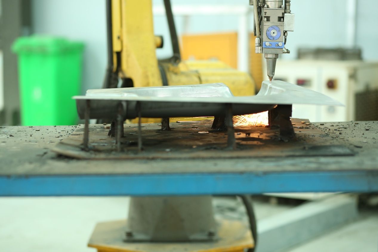 Automatický podávací systém Debabrother pre efektívnu a presnú dopravu