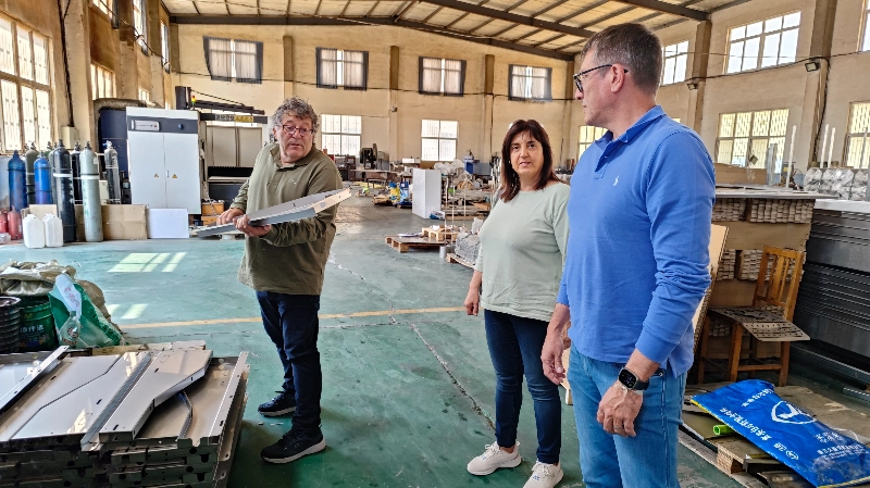 Desaťročný zákazník Manolo zo Španielska opäť navštevuje Debabrother